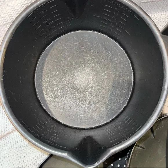 Pampered Chef Micro Cookers, 4 Cup & 8 Cup - Picture 5 of 7